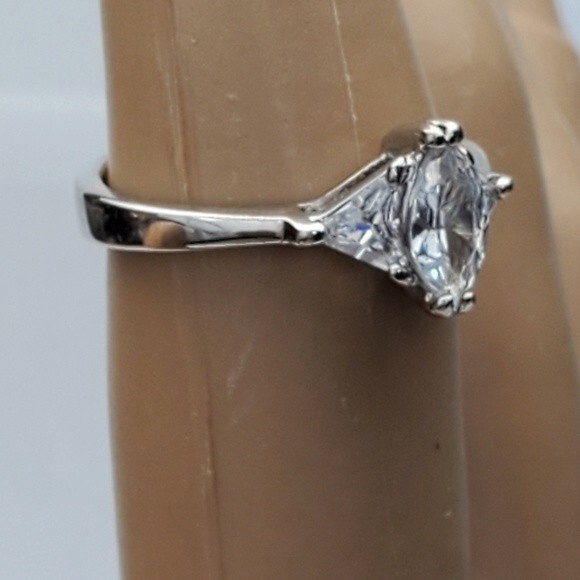 Silver Tone Marquise Cut CZ ring size 6 - Picture 4 of 8